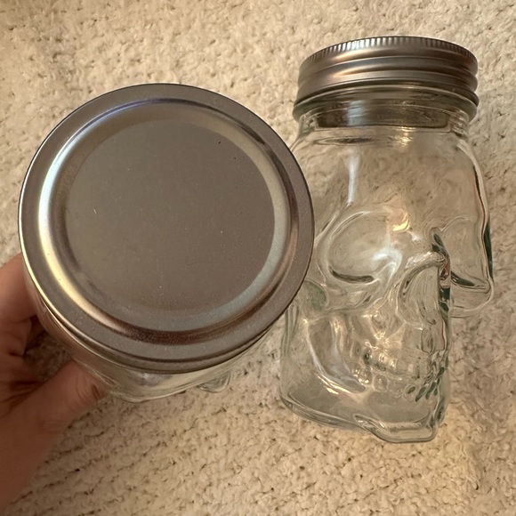 Skull Glass Jars 🫙 💀 - Picture 2 of 4